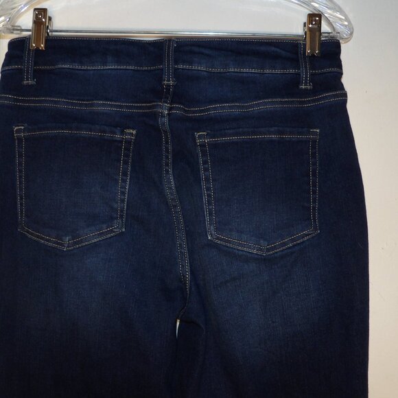 EUC Time And Tru Mid Rise Straight Leg Jeans Sz 8 - Picture 5 of 6